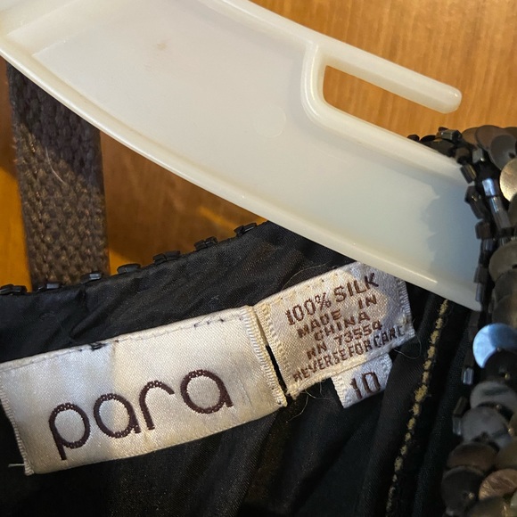 Black beaded evening or party dress hardly worn, open back with zipper - Picture 9 of 10